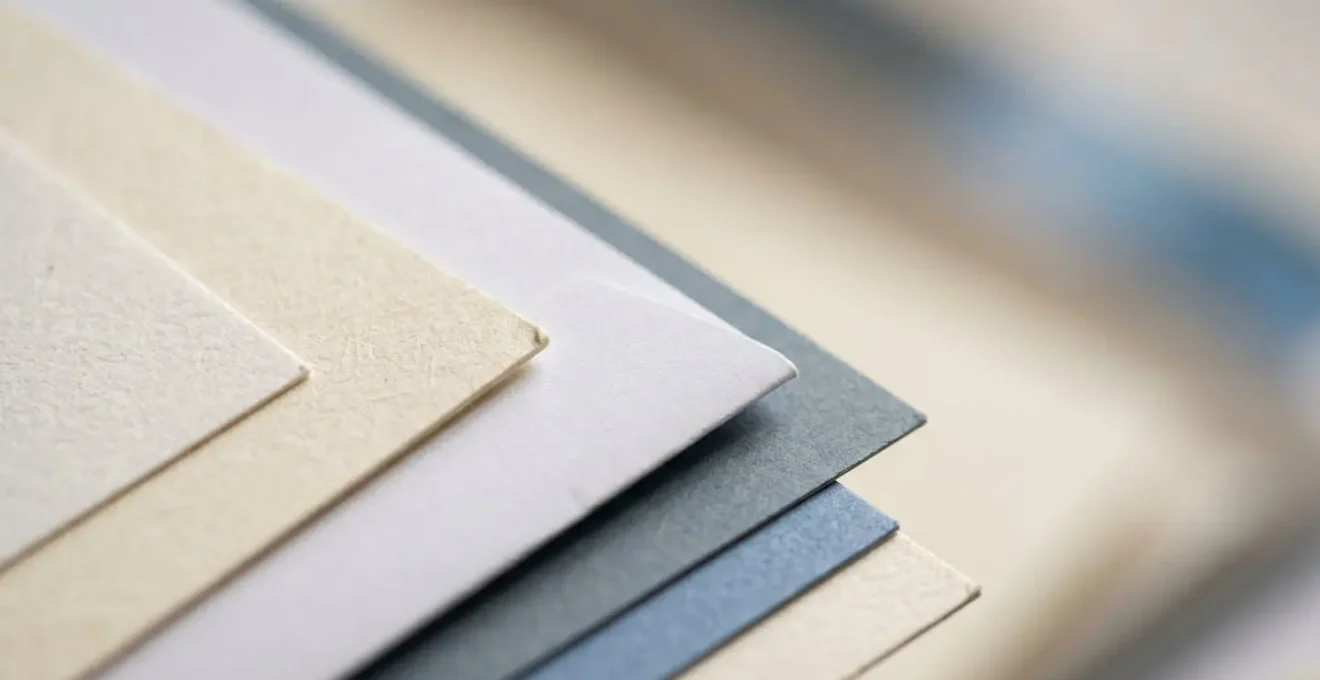 Documents de comparaison d'offres d'assurance pour négociation tarifaire