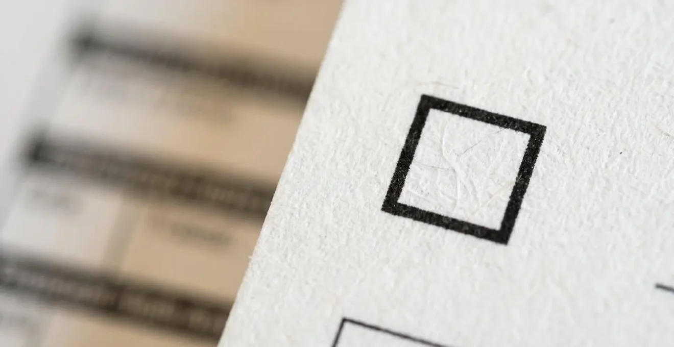Analyse détaillée d'un questionnaire de souscription d'assurance automobile pour identifier les failles légales